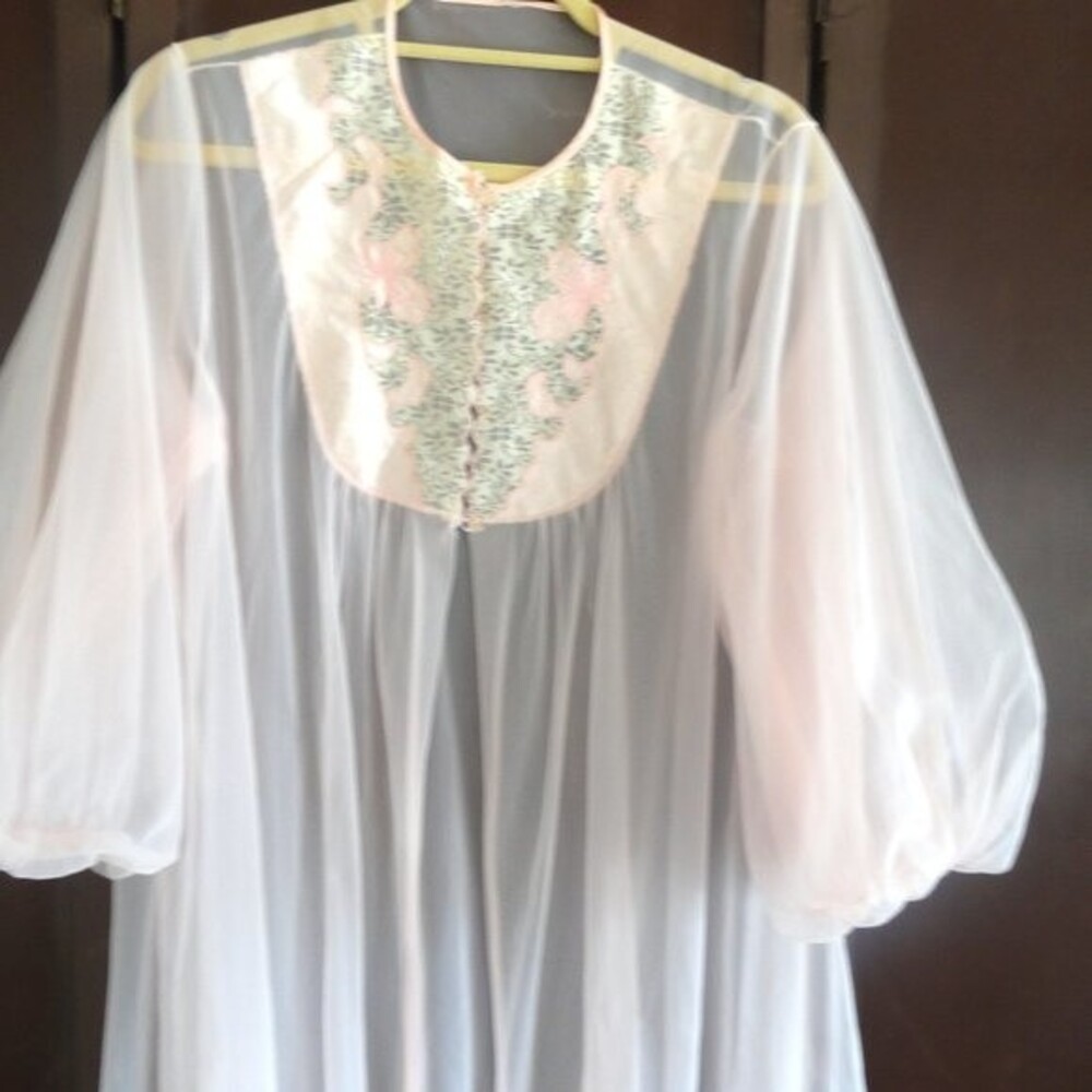 Sexy Vintage Robe Soft Pink Embroidery Lace Sheer